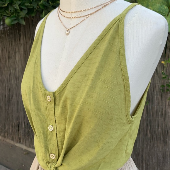 Green Top - Picture 5 of 6